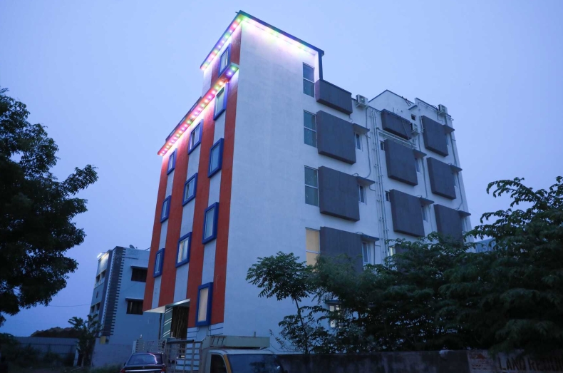 HelloWorld跨境电商助手广告投放与客户数据分析实战指南